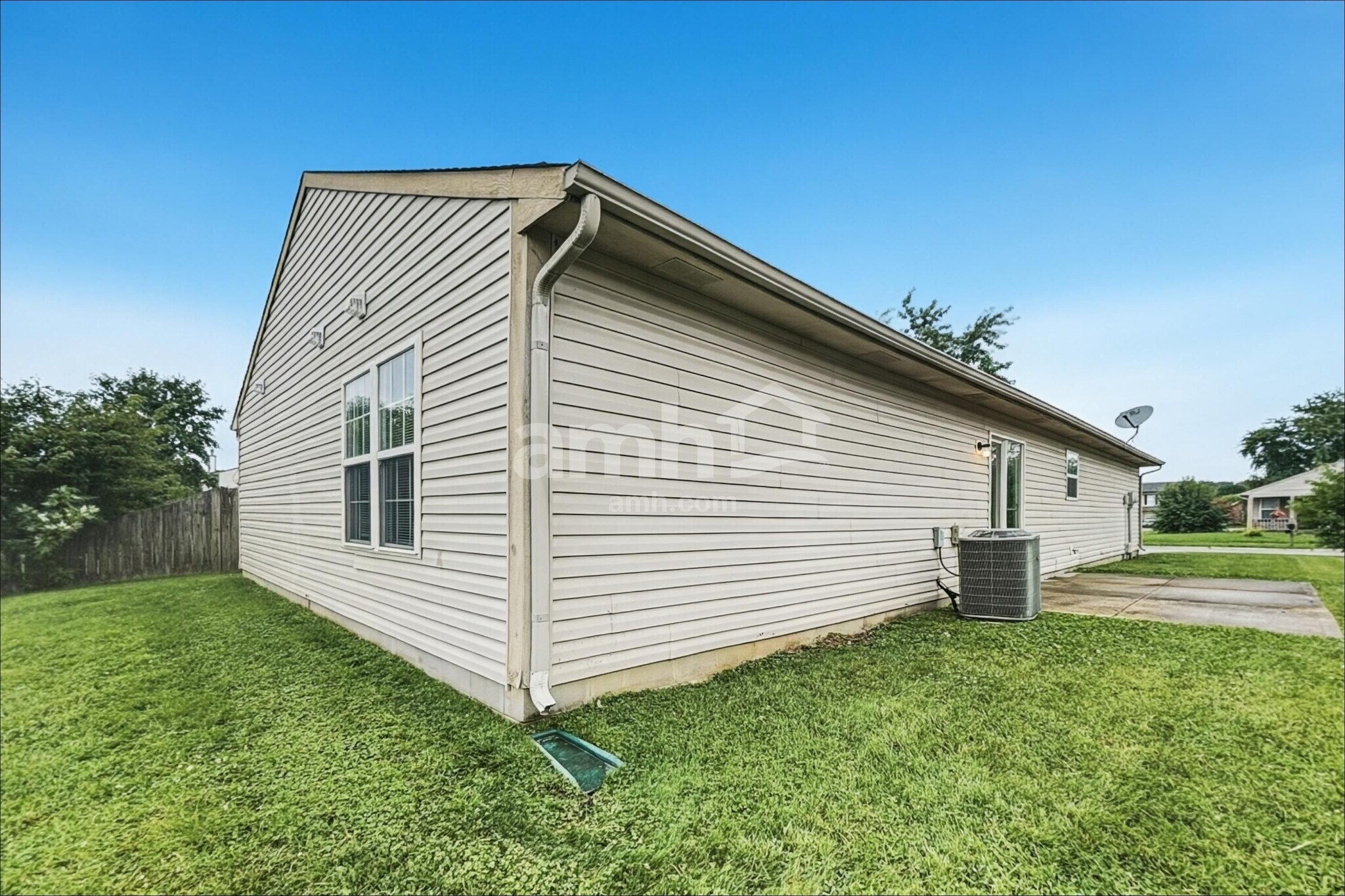 Building Photo - 8539 Coralberry Ln