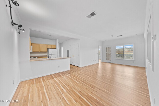 Building Photo - 200 Talus Way