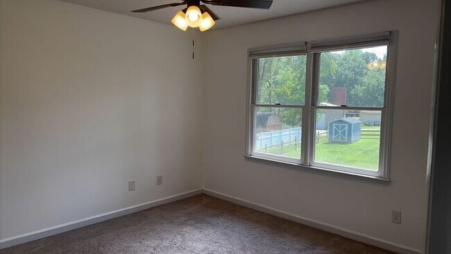 Building Photo - TR Lawing Realty Property
