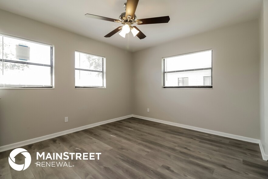 Building Photo - 568 Gardenia Cir