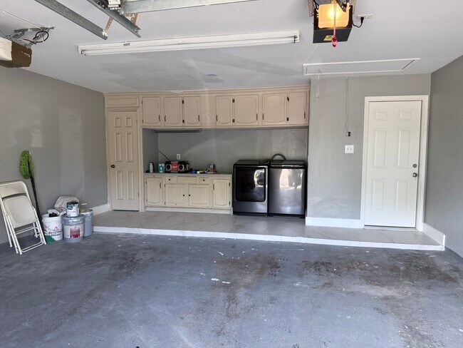 Building Photo - 4006 Cedar Ridge Ct