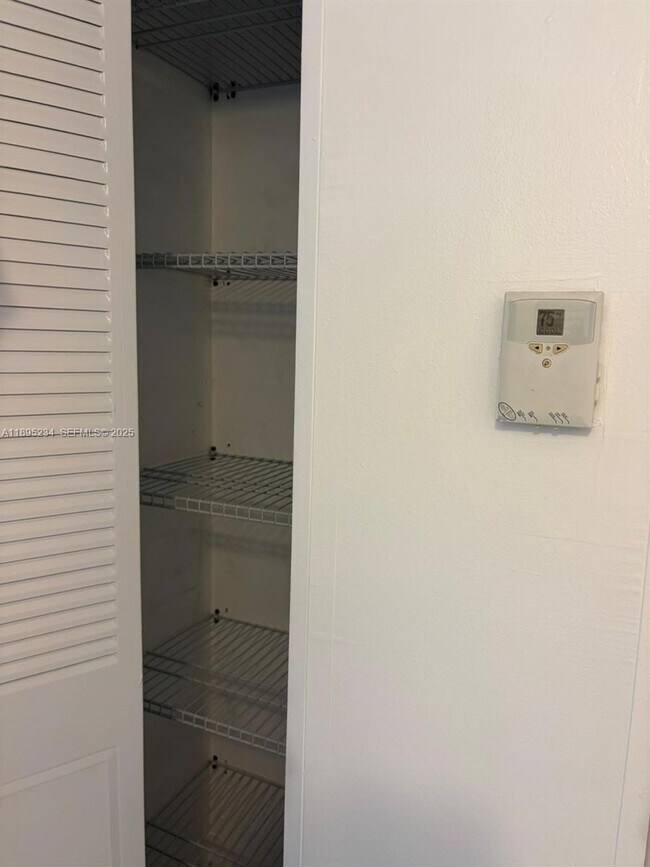 Building Photo - 6820 W Flagler St