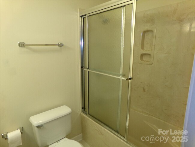 Building Photo - 507 Valleyview Dr