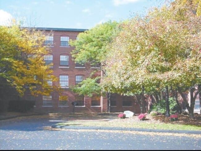 Building Photo - 335 Cypress St