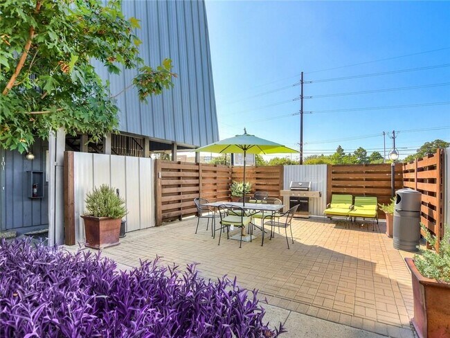 Building Photo - 3815 Guadalupe St