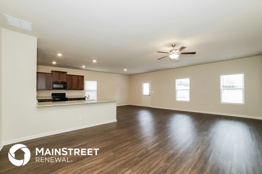 Building Photo - 334 Augusta Woods Dr