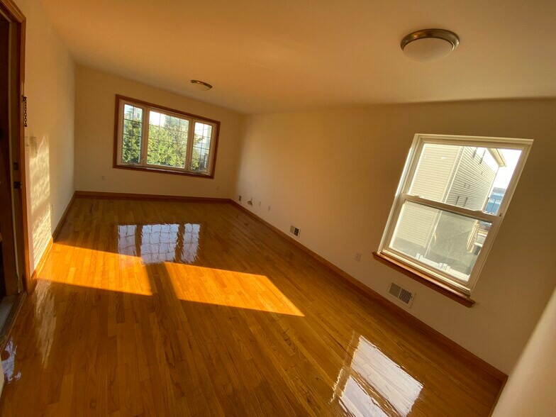 Building Photo - 725 Jersey St