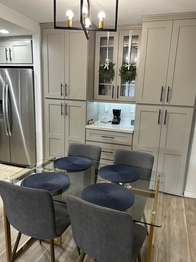 Building Photo - 3078 Broadway