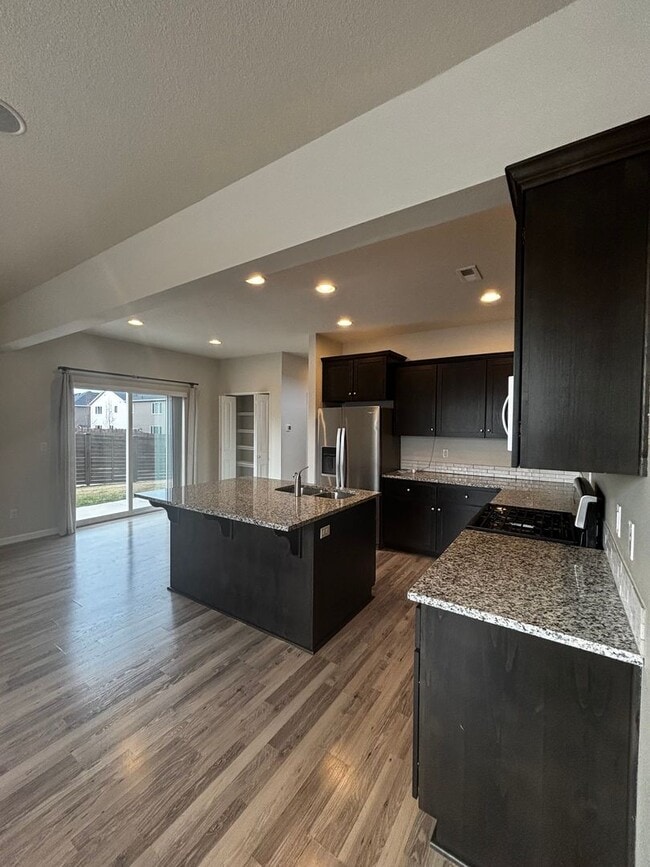 Building Photo - Newer SE 3 Bdrm House, All Appliances incl W/D, Air Cond, Community Pool, Double Garage