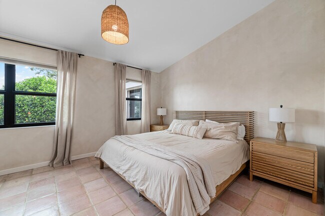 Building Photo - 12541 Shoreside Ln