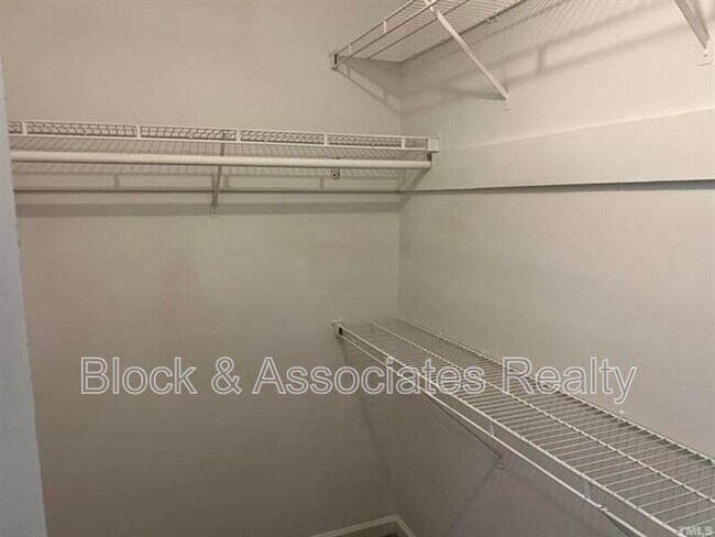 Building Photo - 2708 Heathersmith Ct