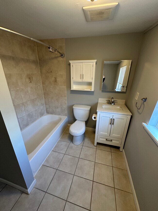 Building Photo - 1413 E Berks St