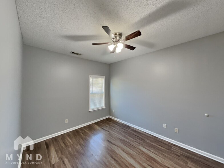 Building Photo - 9368 Brancaster Dr