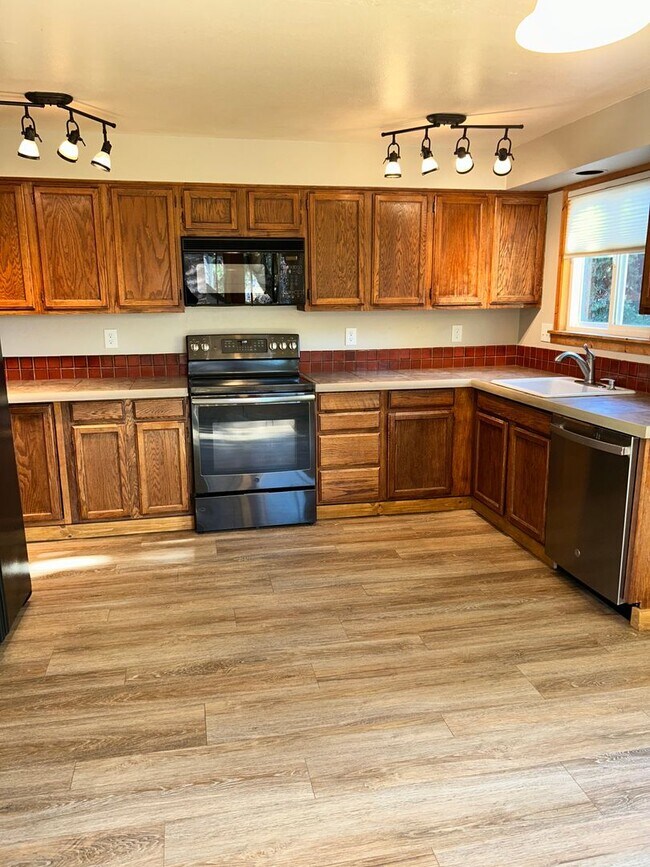 Building Photo - Great Home In Tualatin