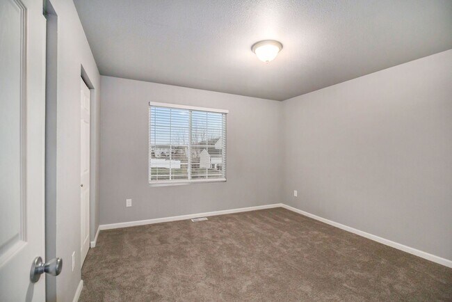 Building Photo - Comfortable and inviting space for you and...