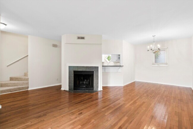 Building Photo - 22 Ogier St