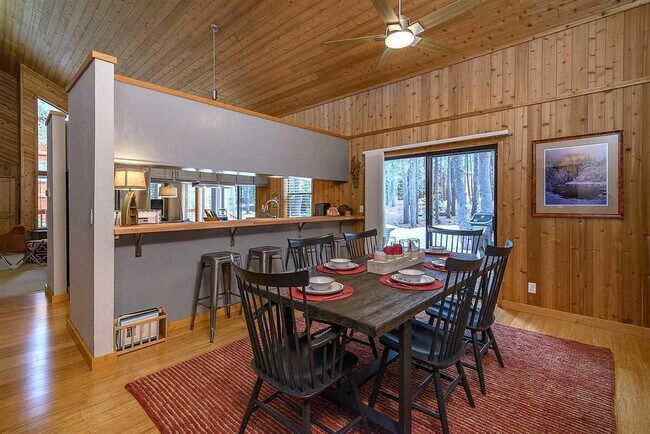 Building Photo - 14745 Davos Dr