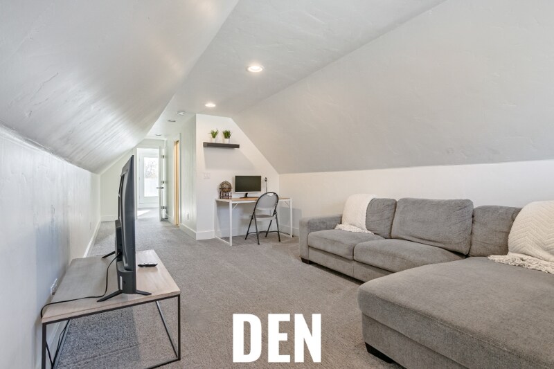 Building Photo - 3044 Speer Blvd