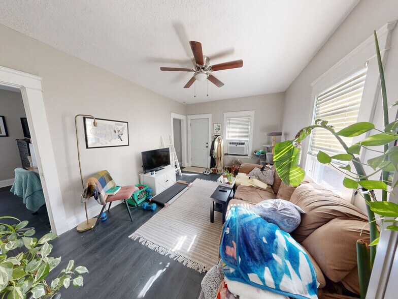 Building Photo - 1623 Hopkins Ave