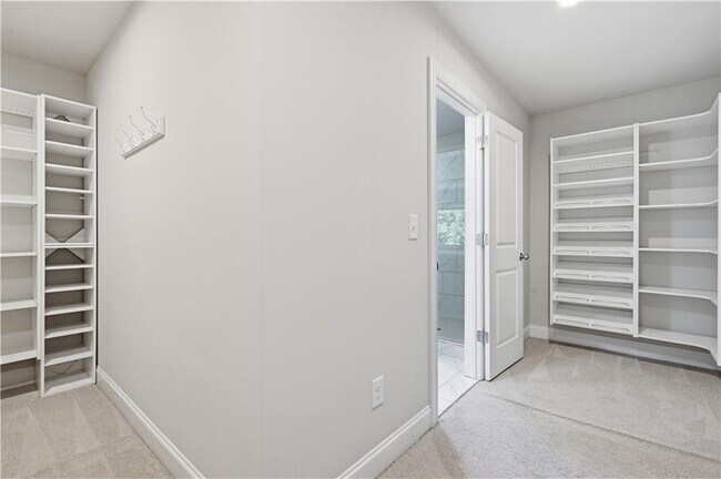 Building Photo - 781 Belerose Ln