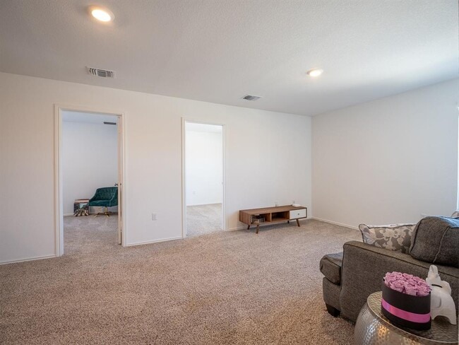 Building Photo - 15601 Poppy Petal Dr