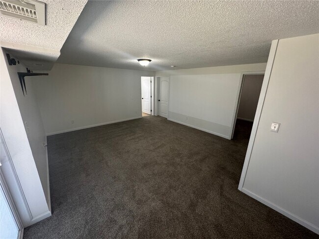 Building Photo - 1108 Amberglen Dr