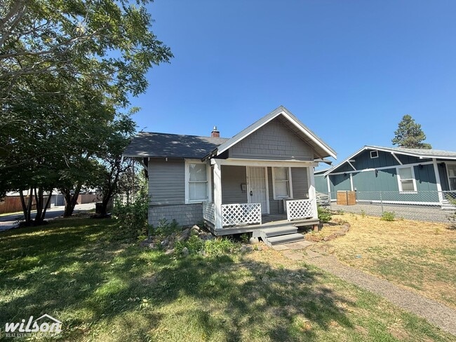 Building Photo - 912 S 10th Ave