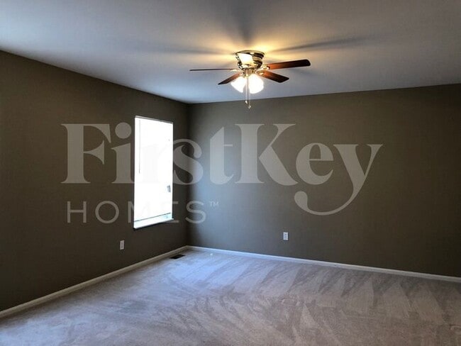 Building Photo - 16727 N Fork Ridge Dr