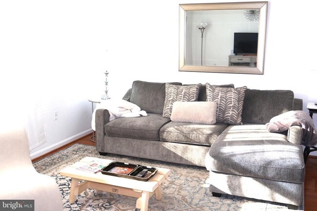 Building Photo - 5934 Mayflower Ct