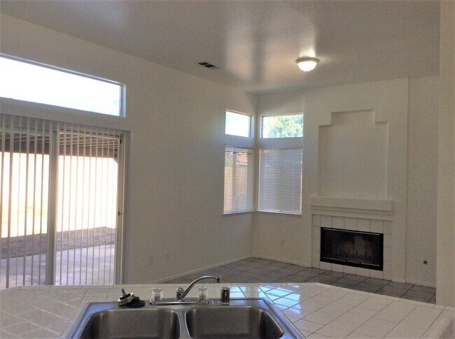 Building Photo - 39431 Obsidian Ct