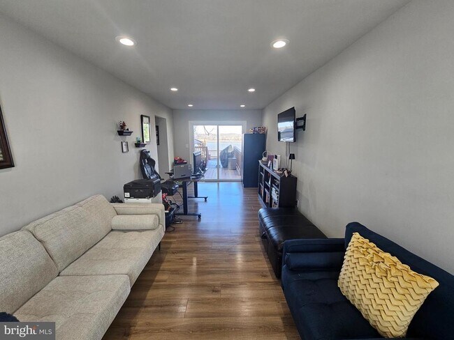 Building Photo - 3108 Sounding Dr