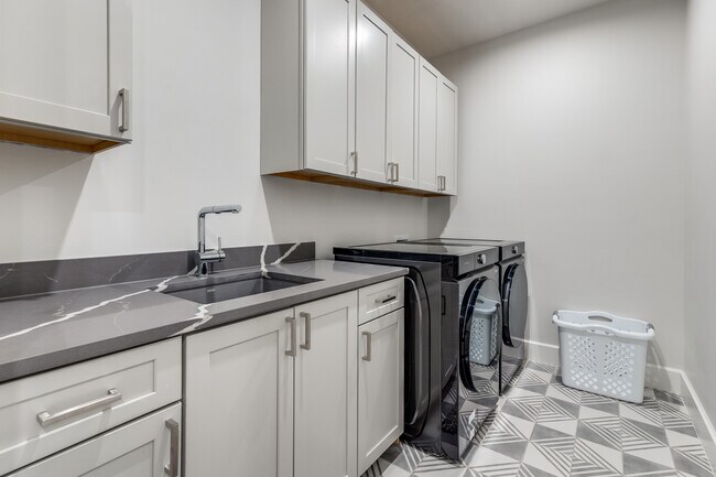 Building Photo - 4549 Westway Ave