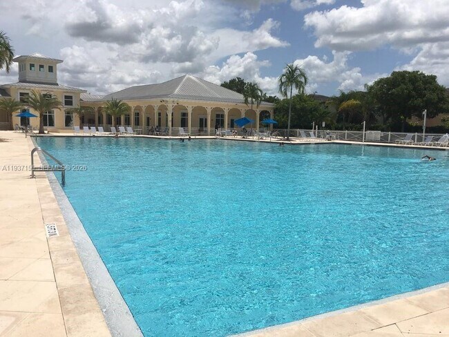 Building Photo - 230 SE 29th Ave