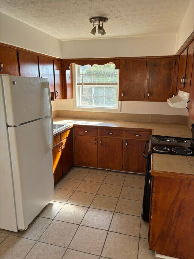 Building Photo - Wesley Hills Subdivision