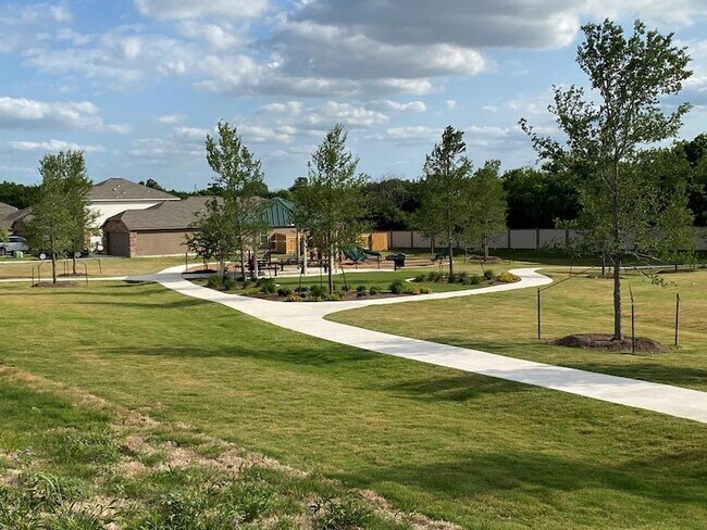 Building Photo - 201 Cres Park Dr