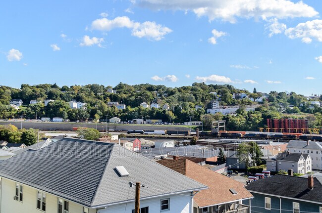 Building Photo - 44 Gage St