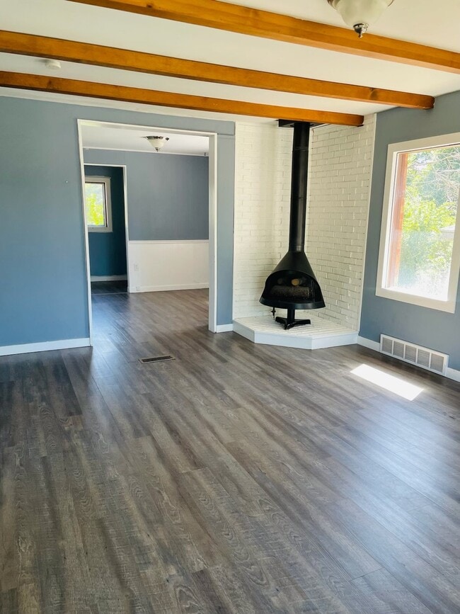 Building Photo - 420 E 500 S