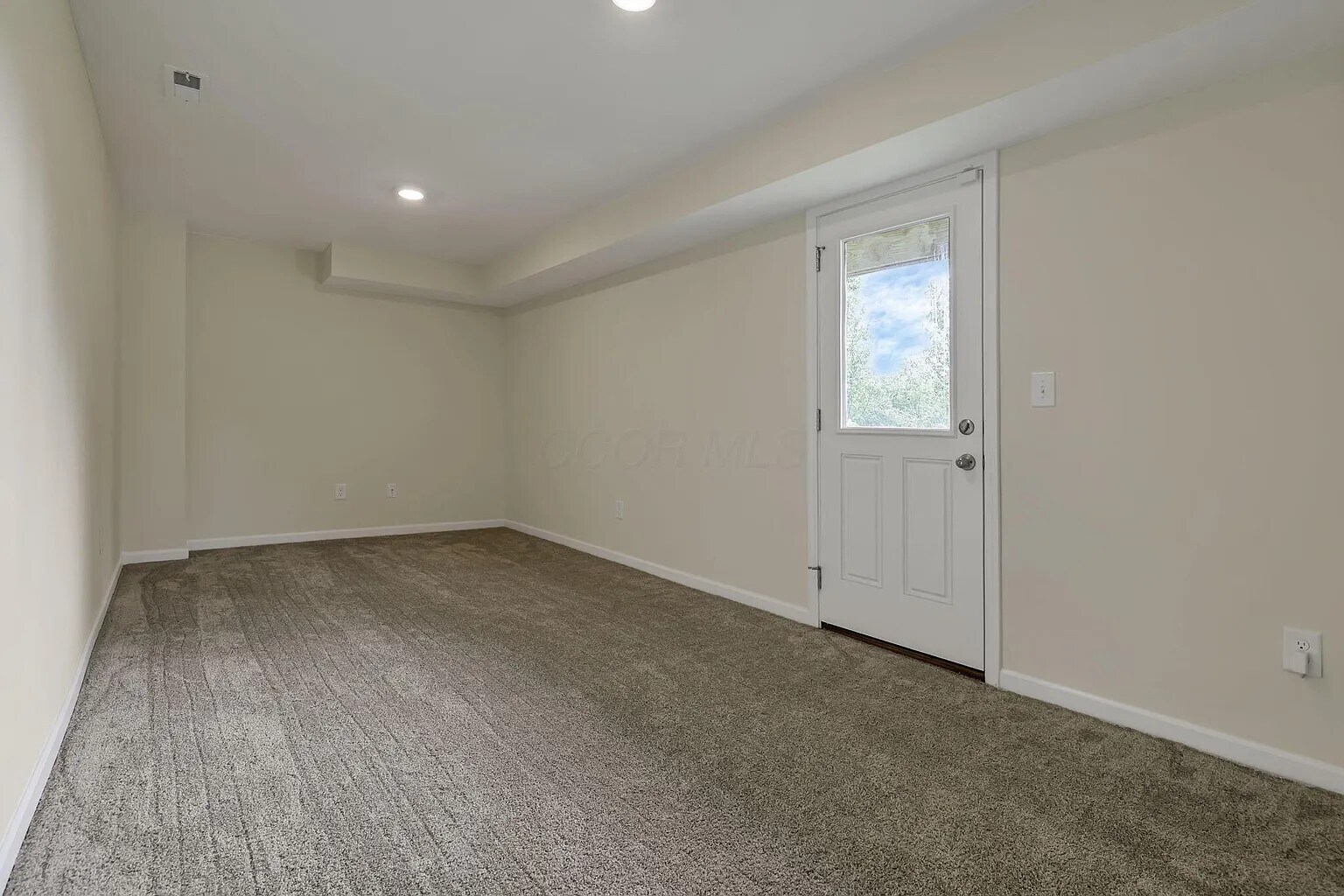 Building Photo - 111 Coyote Willow Dr