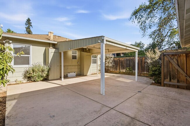 Building Photo - 541 Jackson Ave