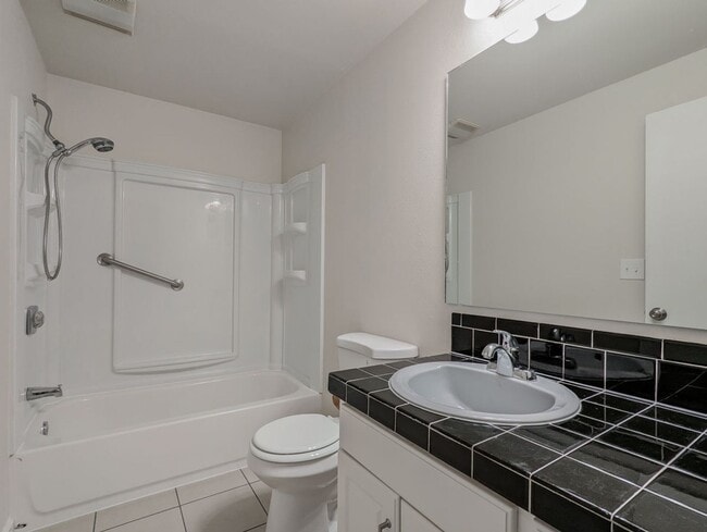 Building Photo - **Move-in Special!!!** Updated & move in ready 3 bed 2 bath rambler w/ 2 car garage!