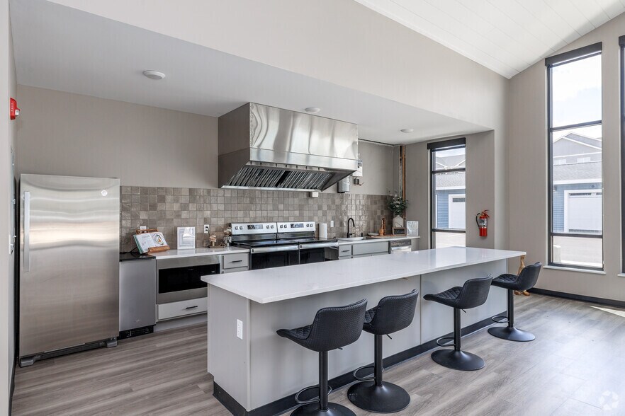 Clubhouse - LoSo Lakeside Apartments