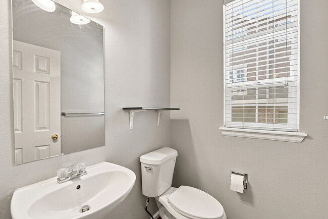 Building Photo - $2,695.95 - 3 Bed, 2.5 Bath Newly Updated Townhome in Centennial with Central AC
