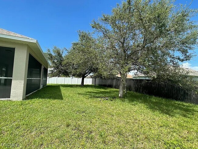 Building Photo - 3131 SW 19th Ave