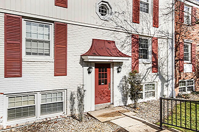 Primary Photo - 728 Garland Cir