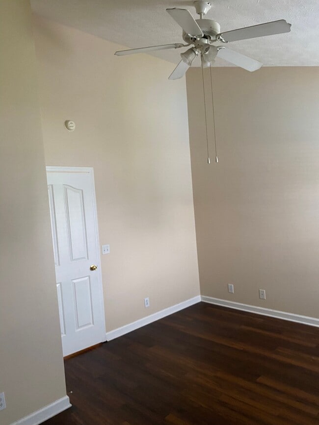 Building Photo - 623 Legacy Dr
