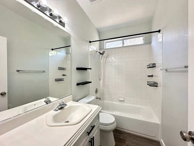 Building Photo - Aurora 4-By Pinnacle Homes