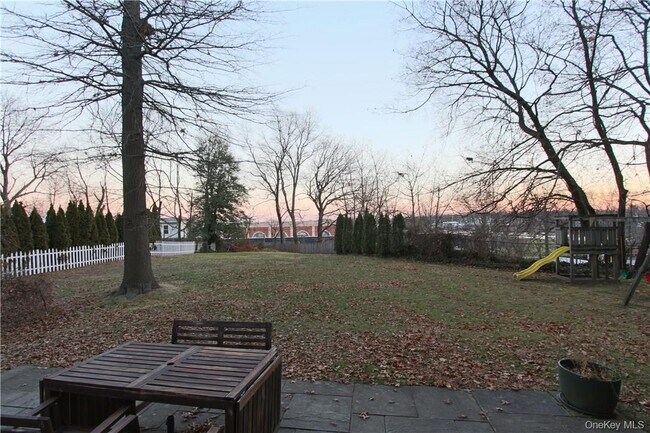 Building Photo - 114 Mt Pleasant Ave