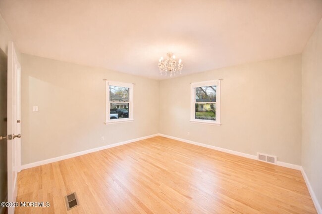 Building Photo - 32 Lake Ave