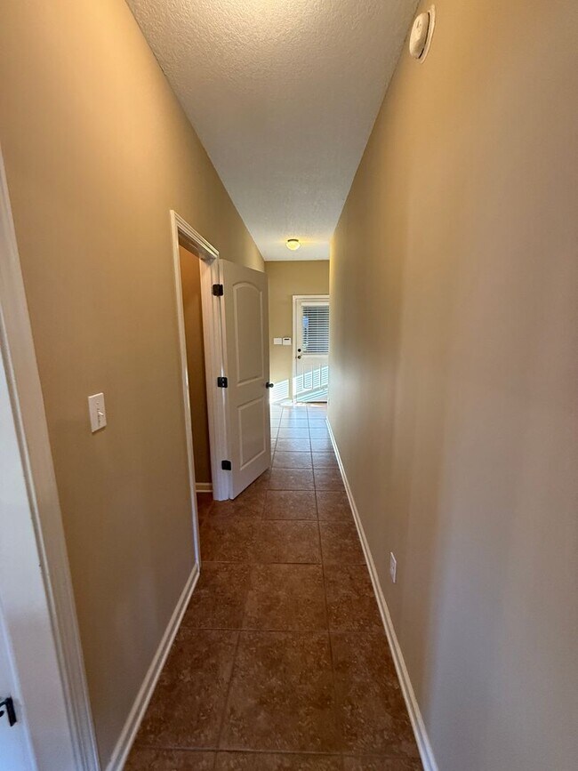 Building Photo - BEAUTIFUL SPACIOUS HOME IN BARTLETT
