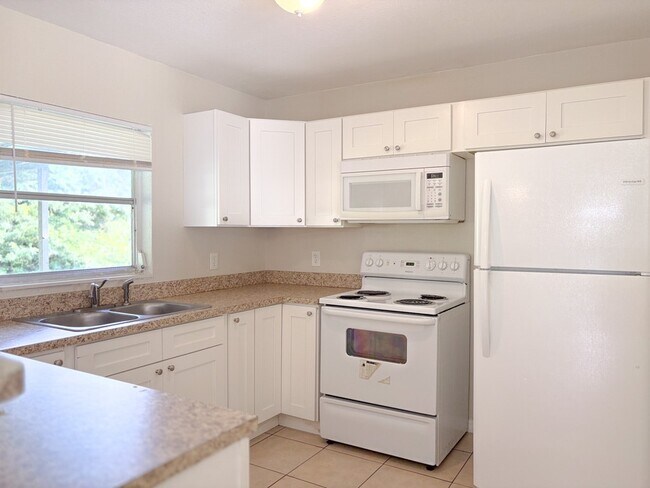 Building Photo - 284 17th St NE